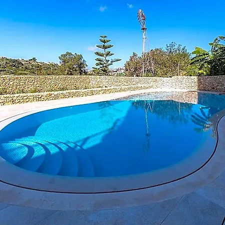 Szálloda - With Stunning Views Shared Pool 4*