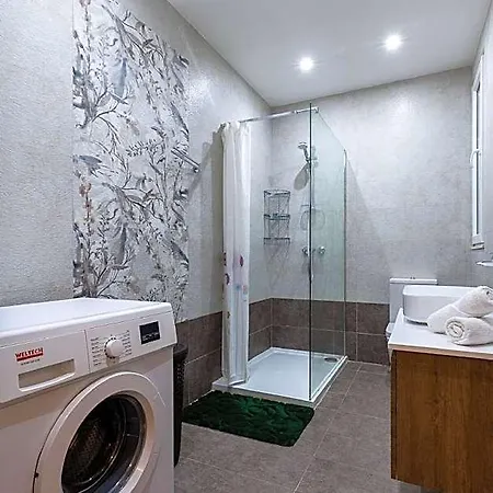 - With Stunning Views Shared Pool Szálloda 4*