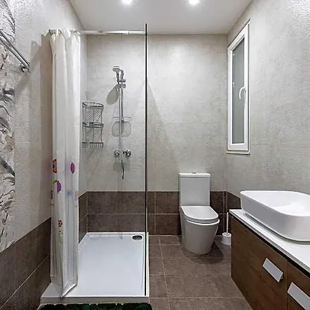 - With Stunning Views Shared Pool Szálloda